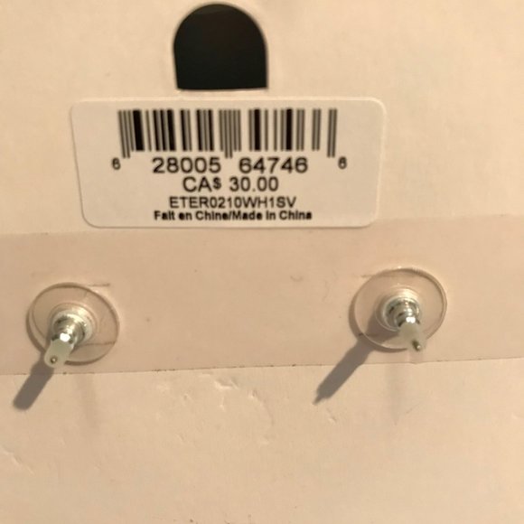 WHITE TASSEL EARRINGS BY ETEREO - Picture 4 of 4